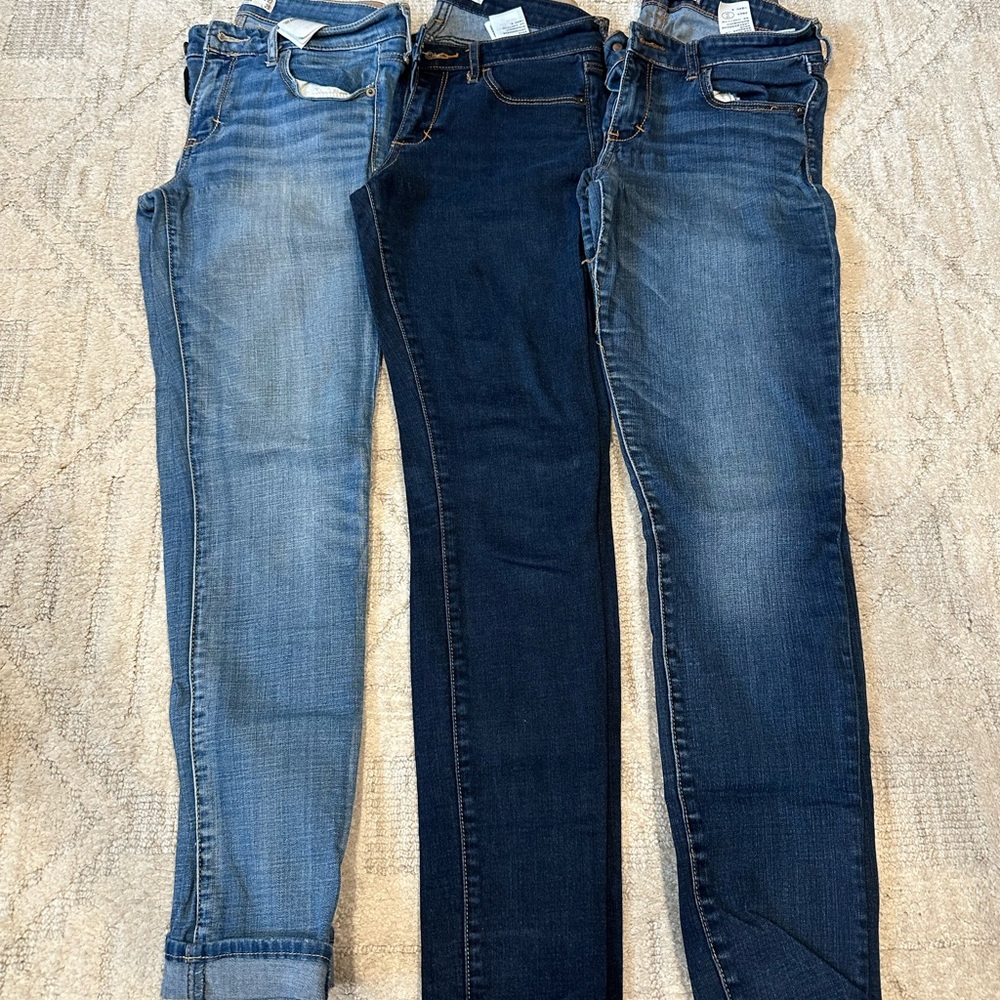 Abercrombie & Fitch - Women's Blue Denim Jeans. All size 27